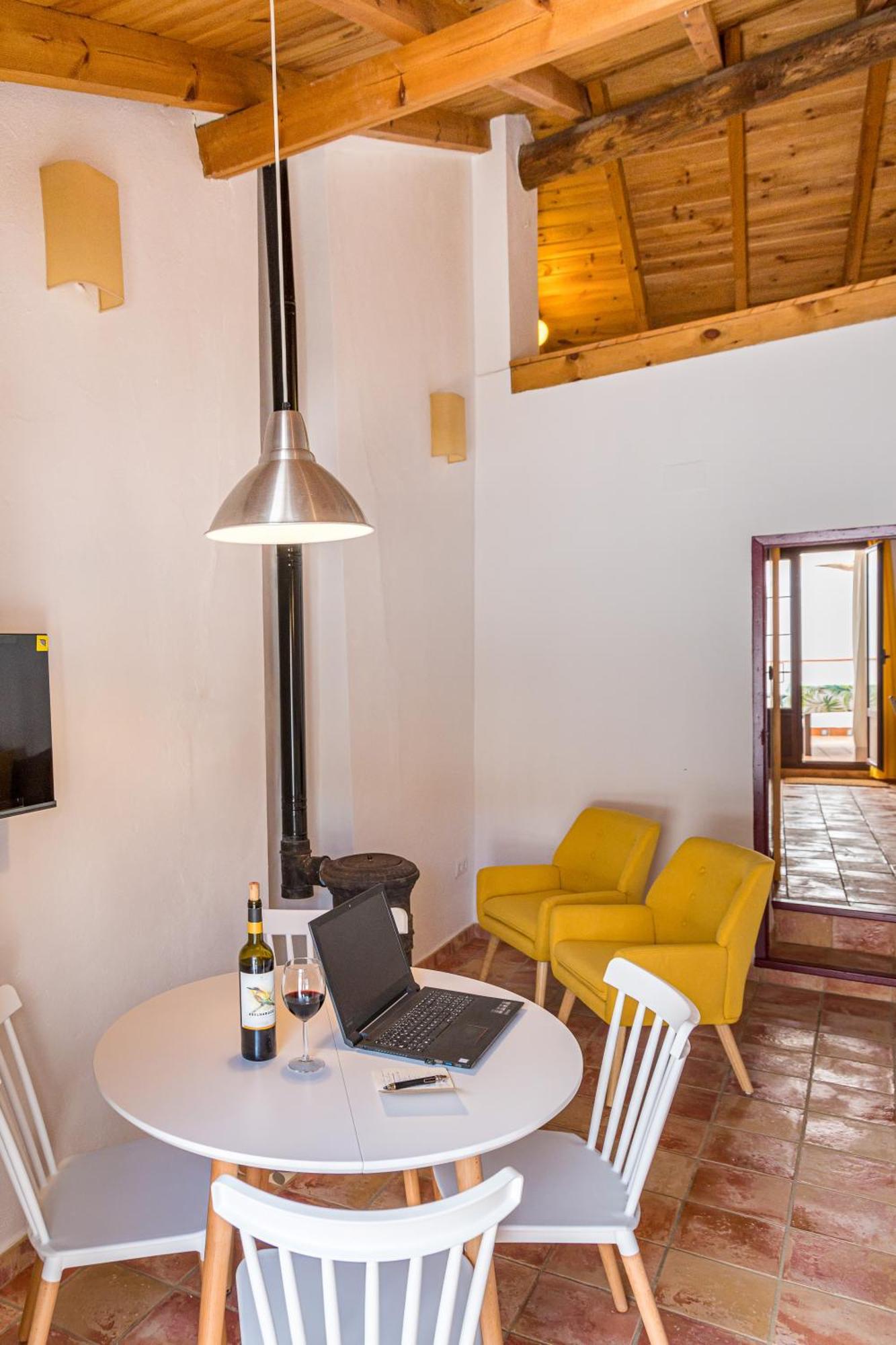 Casa Rural La Artistica, Alojamiento Y Arte Fuenteheridos Εξωτερικό φωτογραφία